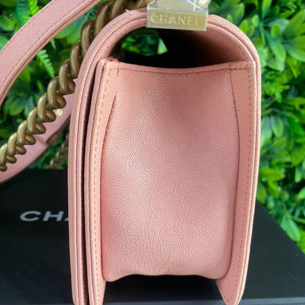 NIB 100% authentic chanel Le boy old medium in pink peach caviar - Picture 5 of 8
